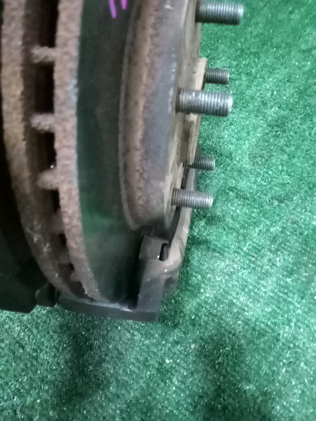 Ступица правая передняя MITSUBISHI GALANT, LEGNUM EA1A, EA7A, EC1A, EC7A, EA3A, EC1W, EA1W, EA3W, EA4W, EC3W, EC4W, EC7W, EA7W 4G93, 4G94, 4G64, 6A12 3 ракурс