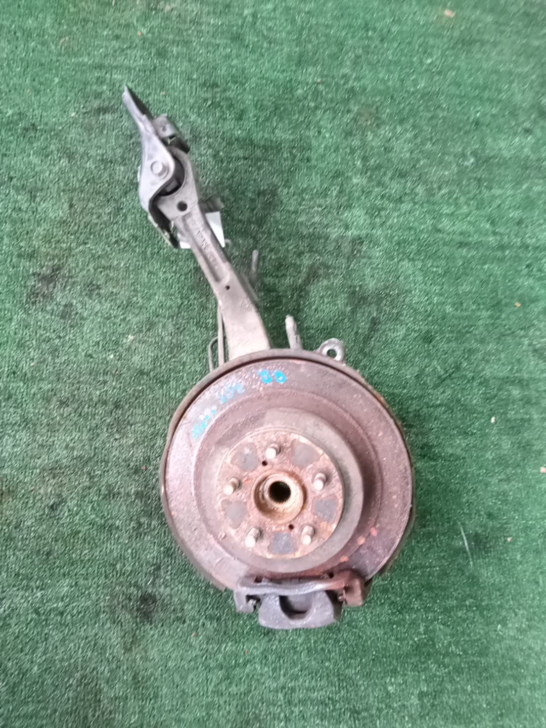 Ступица правая задняя SUBARU LEGACY, OUTBACK, LEGACY B4 BL5, BP5, BLE, BL9, BP9, BPE EJ20DE, EJ20T, EJ20E, EZ30DE, EJ25E 1 ракурс Ступица правая задняя SUBARU LEGACY, OUTBACK, LEGACY B4 BL5, BP5, BLE, BL9, BP9, BPE EJ20DE, EJ20T, EJ20E, EZ30DE, EJ25E 1 ракурс