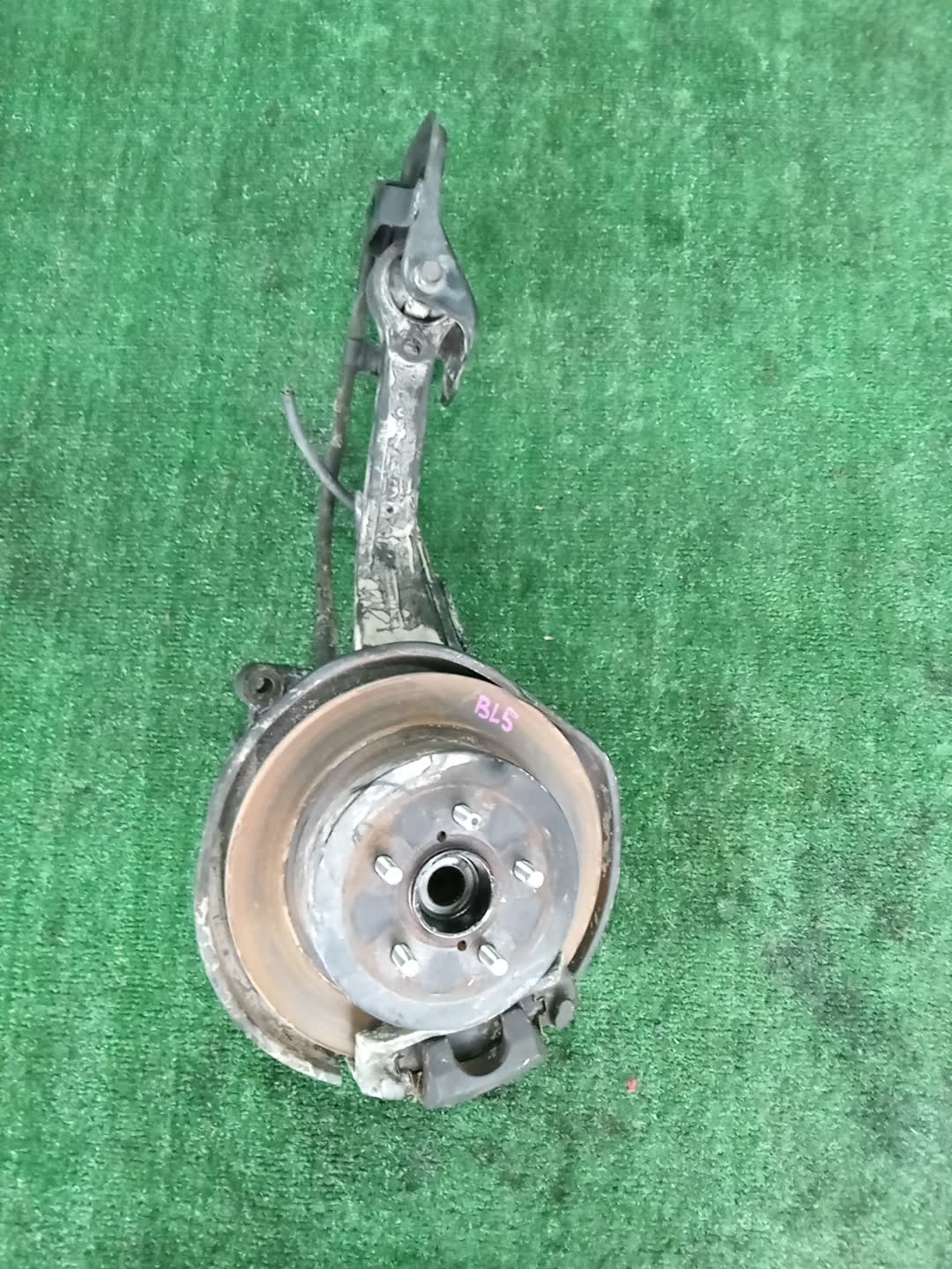 Ступица левая задняя SUBARU LEGACY, OUTBACK, LEGACY B4 BL5, BP5, BLE, BL9, BP9, BPE EJ20DE, EJ20T, EJ20E, EZ30DE, EJ25E 1 ракурс Ступица левая задняя SUBARU LEGACY, OUTBACK, LEGACY B4 BL5, BP5, BLE, BL9, BP9, BPE EJ20DE, EJ20T, EJ20E, EZ30DE, EJ25E 1 ракурс