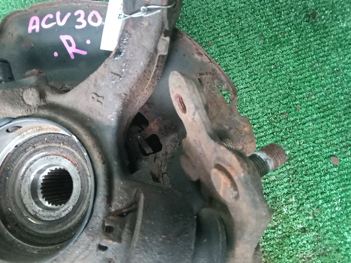 Ступица правая передняя TOYOTA CAMRY ACV30 2AZ-FE 4 ракурс