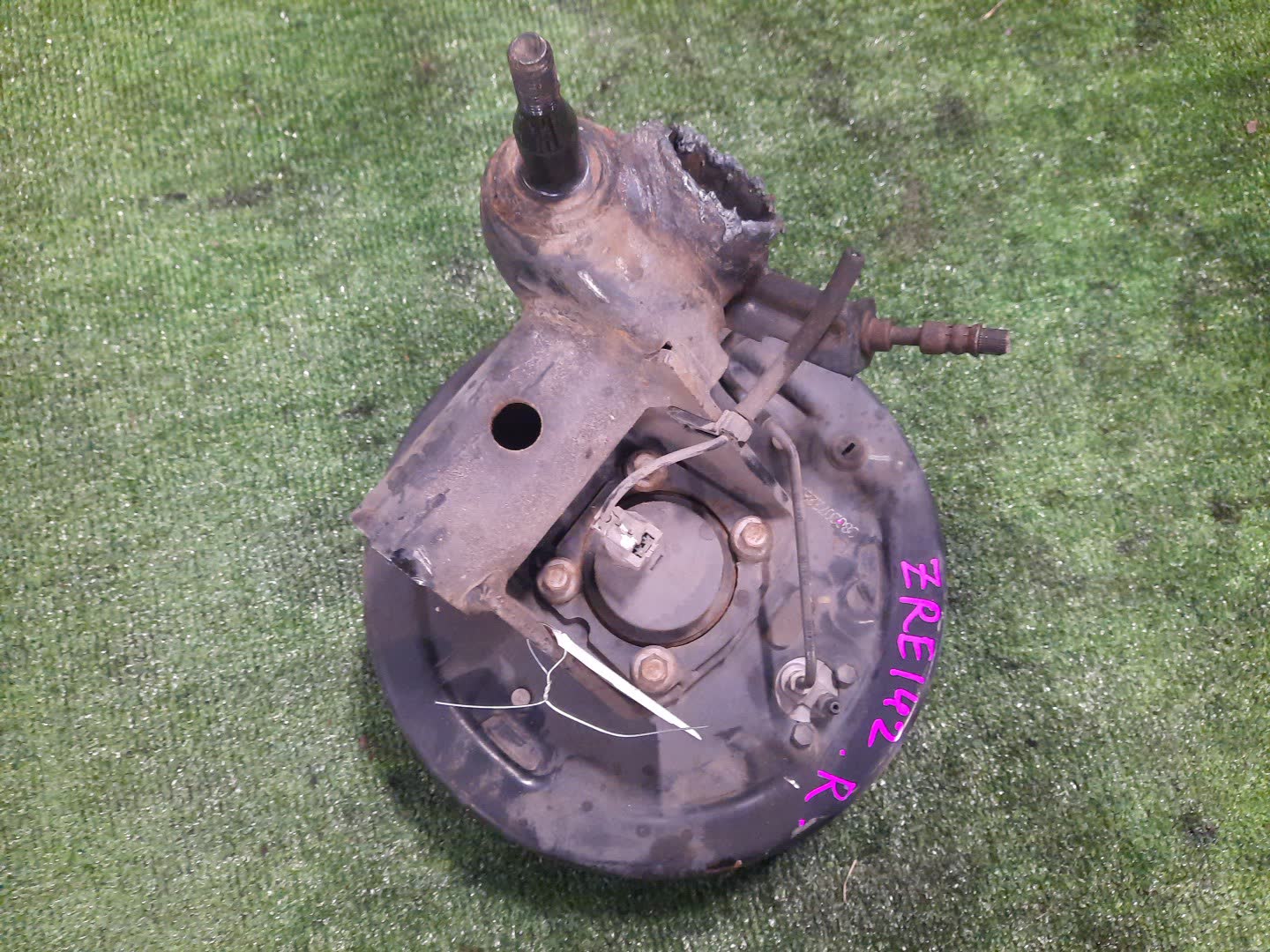 Ступица правая задняя TOYOTA AXIO, COROLLA FIELDER, COROLLA  AXIO, FIELDER NZE141, ZRE142, ZRE142G, NZE141G 1NZ-FE, 2ZR-FAE, 2ZR-FE 2 ракурс