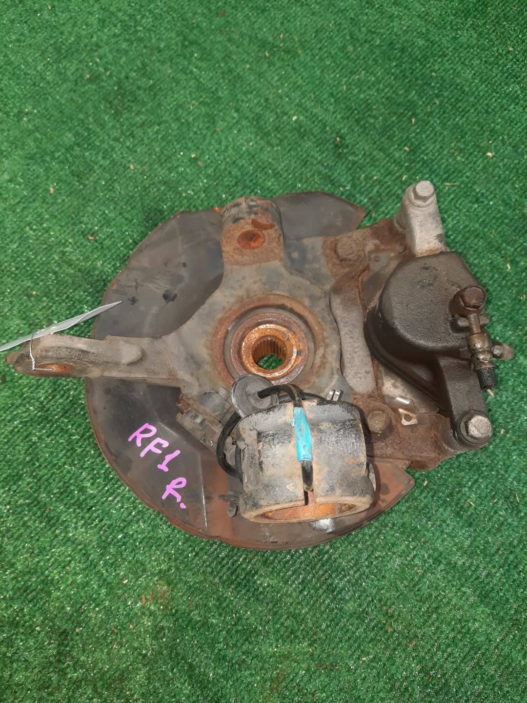 Ступица правая передняя HONDA STEPWGN RF1 B20B 2 ракурс