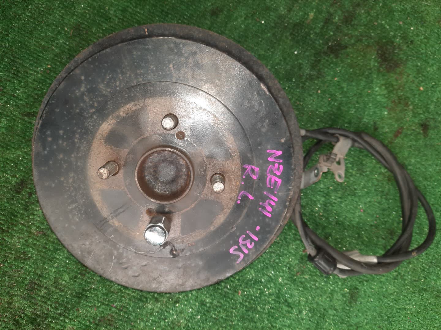 Ступица левая задняя TOYOTA AXIO, COROLLA FIELDER, COROLLA  AXIO, FIELDER NZE141, ZRE142, ZRE142G, NZE141G 1NZ-FE, 2ZR-FAE, 2ZR-FE 1 ракурс