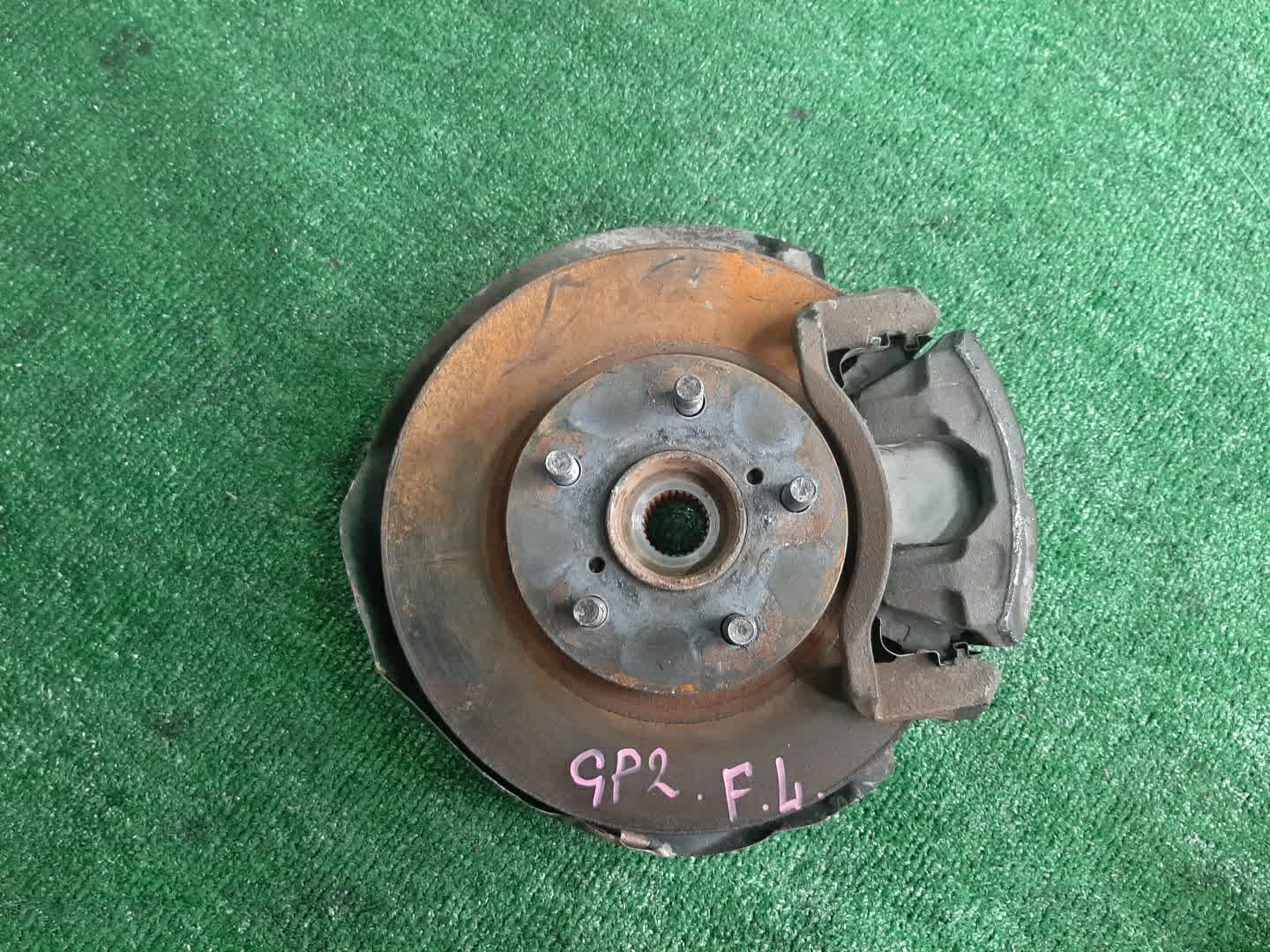 Ступица левая передняя SUBARU IMPREZA GP2, GP3, GP6, GJ2, GJ3, GJ6, GJ7, GP7 FB16, FB20 1 ракурс Ступица левая передняя SUBARU IMPREZA GP2, GP3, GP6, GJ2, GJ3, GJ6, GJ7, GP7 FB16, FB20 1 ракурс