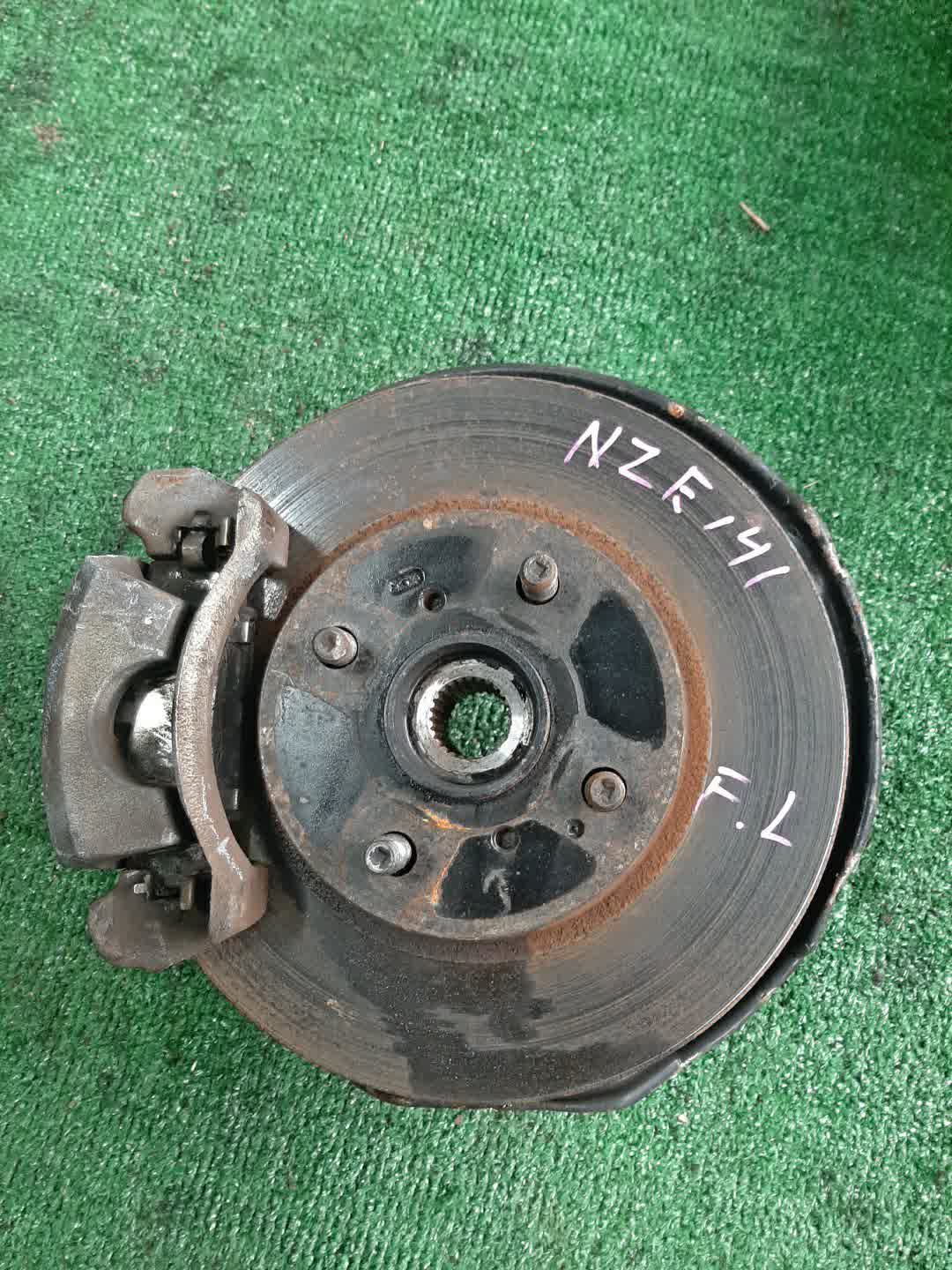 Ступица левая передняя TOYOTA AXIO, COROLLA FIELDER, COROLLA  AXIO, FIELDER NZE141, ZRE142, ZRE142G, NZE141G 1NZ-FE, 2ZR-FAE, 2ZR-FE 1 ракурс