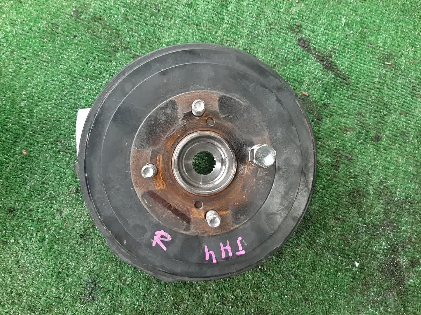 Ступица левая задняя HONDA N-WGN JH4 S07B 1 ракурс