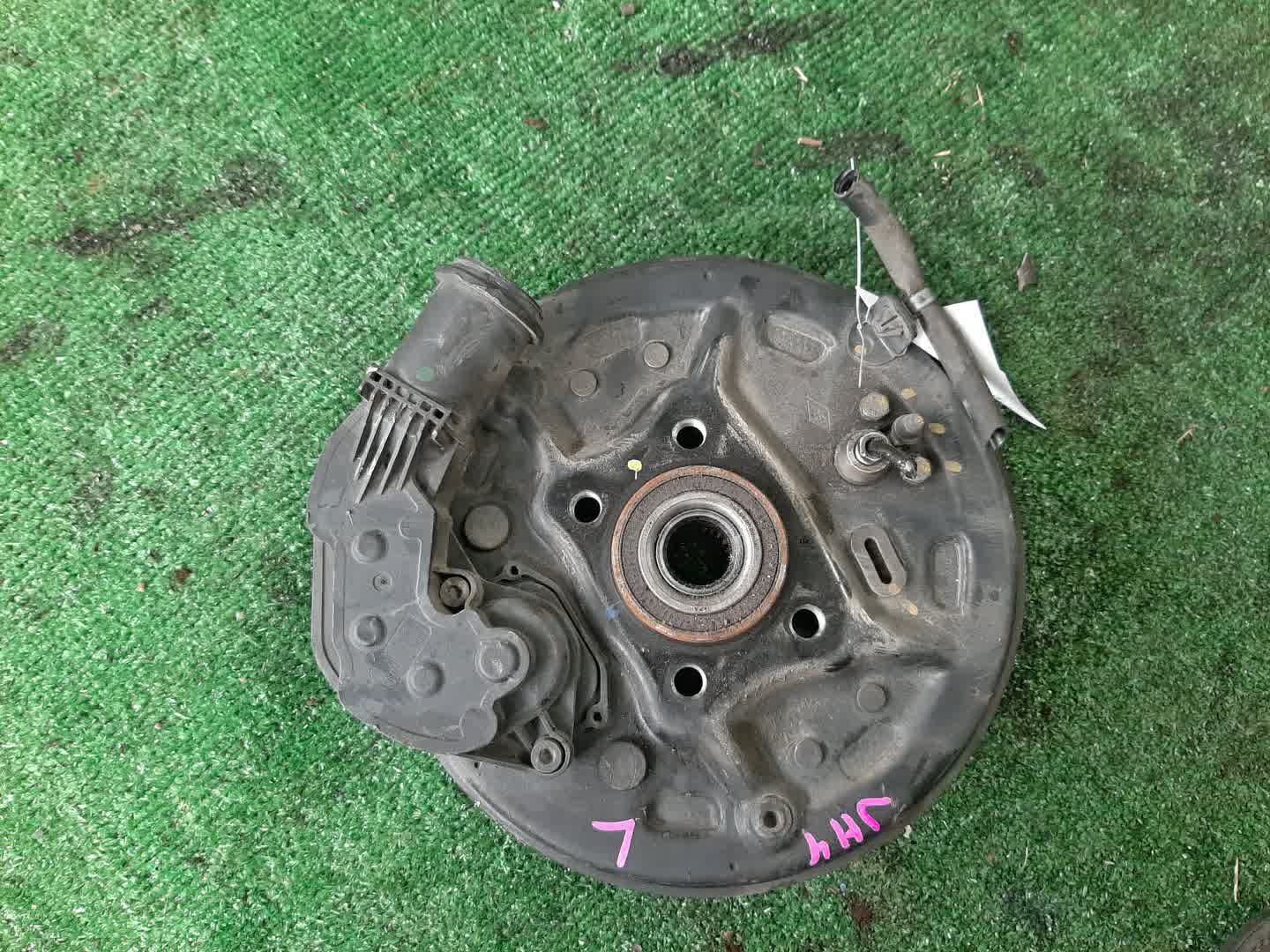 Ступица левая задняя HONDA N-WGN JH4 S07B 2 ракурс