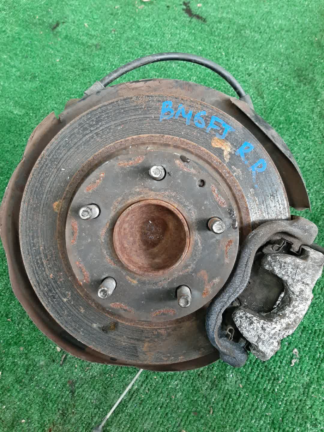 Ступица правая задняя MAZDA AXELA BM6FJ Z6 1 ракурс Ступица правая задняя MAZDA AXELA BM6FJ Z6 1 ракурс