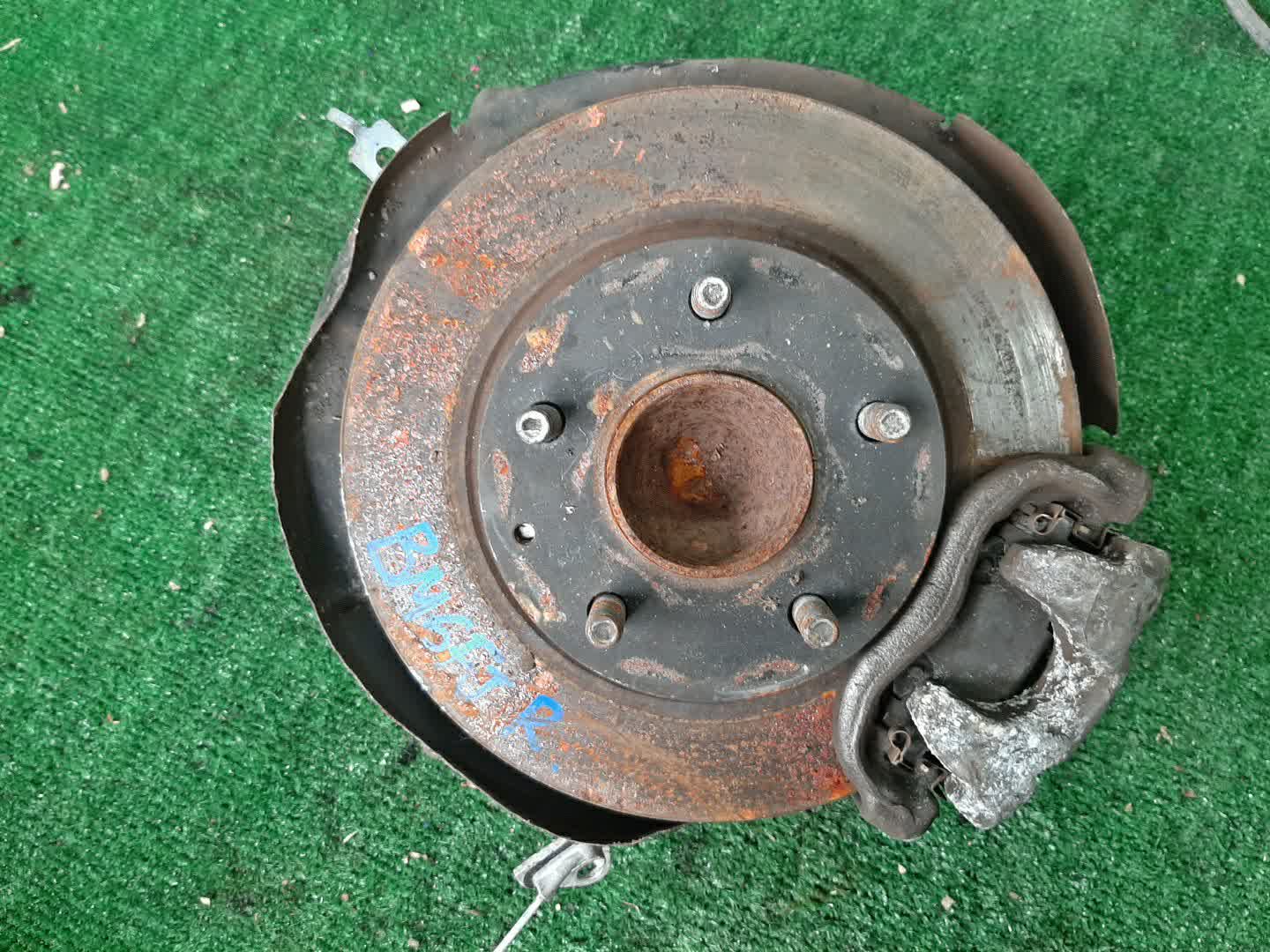 Ступица правая задняя MAZDA AXELA BM6FJ Z6 1 ракурс Ступица правая задняя MAZDA AXELA BM6FJ Z6 1 ракурс