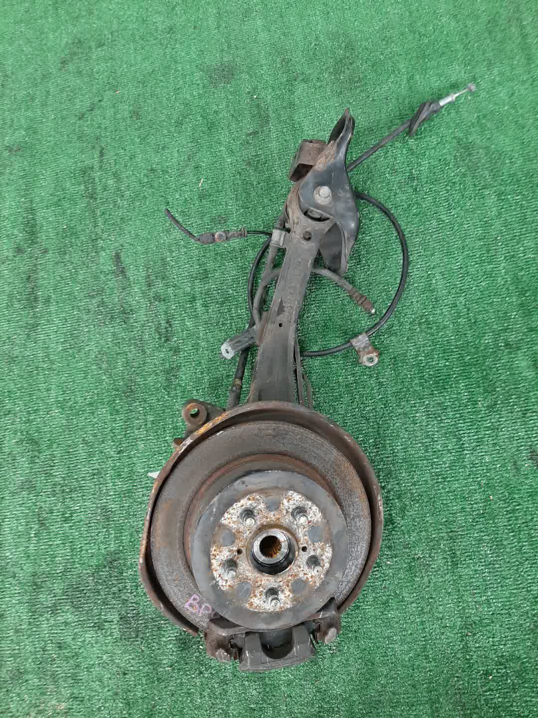 Ступица левая задняя SUBARU LEGACY, OUTBACK, LEGACY B4 BL5, BP5, BLE, BL9, BP9, BPE EJ20DE, EJ20T, EJ20E, EZ30DE, EJ25E 1 ракурс