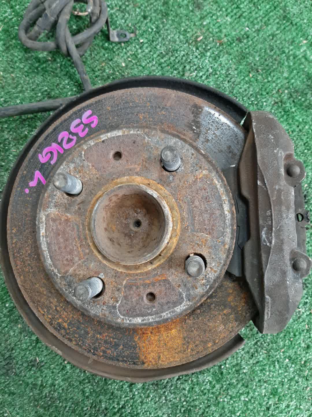 Ступица левая передняя DAIHATSU ATRAI S321G KF 1 ракурс
