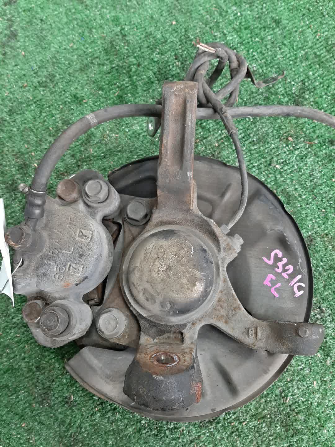 Ступица левая передняя DAIHATSU ATRAI S321G KF 3 ракурс