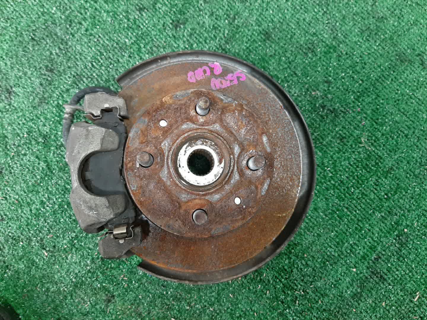 Ступица правая передняя DAIHATSU HIJET TRUCK, PIXIS TRUCK, SAMBAR TRUCK S510P, S510U, S510J KF 1 ракурс