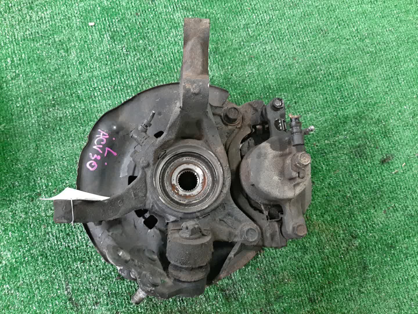 Ступица левая передняя TOYOTA CAMRY ACV30 2AZ-FE 2 ракурс