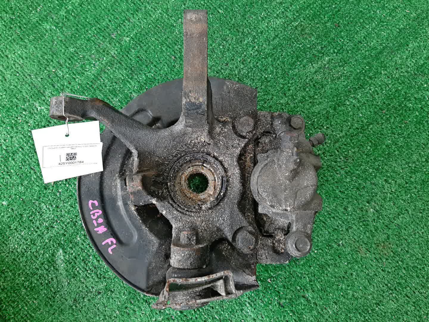 Ступица левая передняя MITSUBISHI LANCER CB2A 4G15 2 ракурс