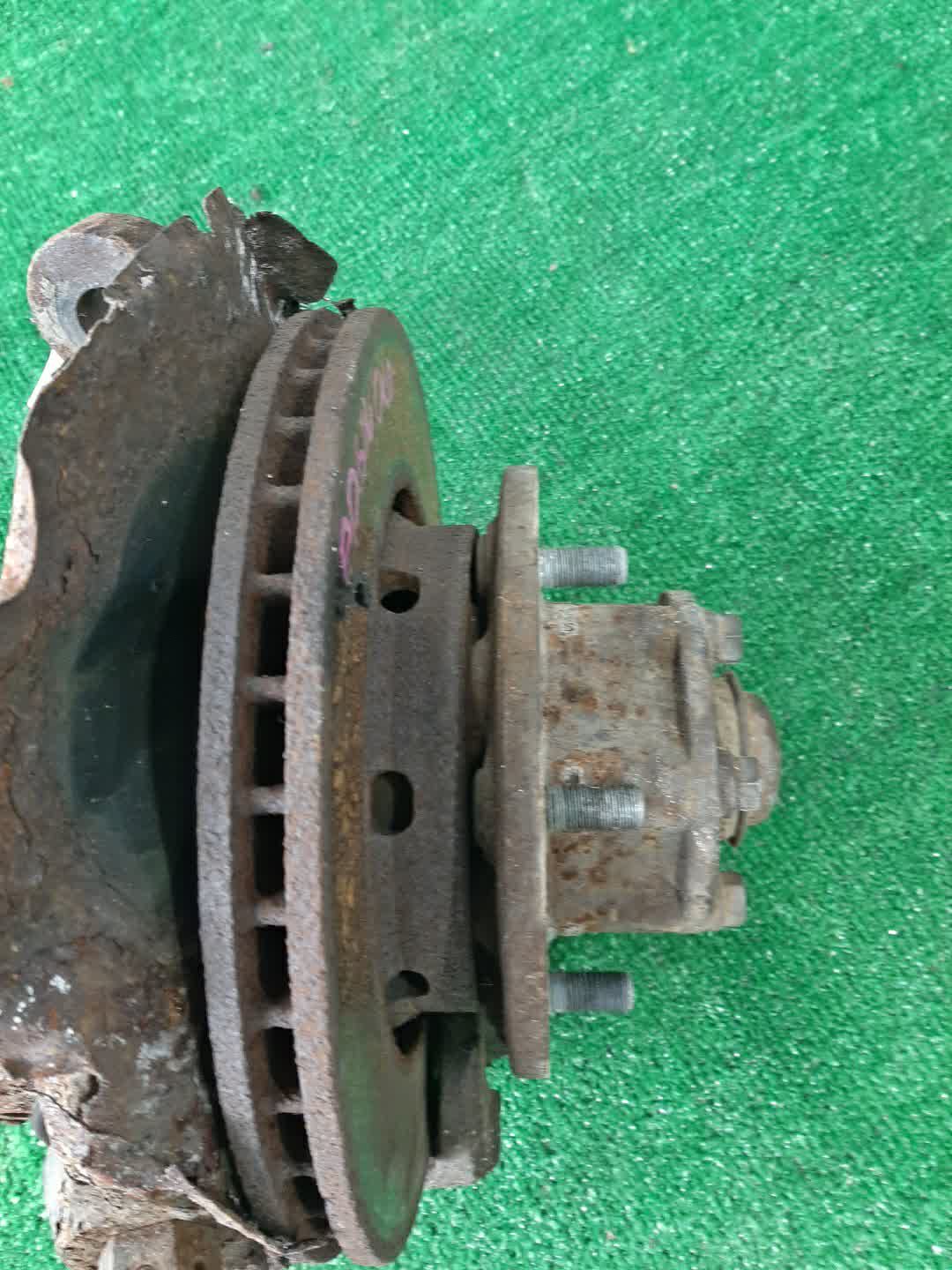 Ступица левая передняя MITSUBISHI DELICA PE6W, PD6W, PD4W, PD8W, PE8W, PF6W, PF8W 6G72, 4G64, 4M40T 2 ракурс Ступица левая передняя MITSUBISHI DELICA PE6W, PD6W, PD4W, PD8W, PE8W, PF6W, PF8W 6G72, 4G64, 4M40T 2 ракурс