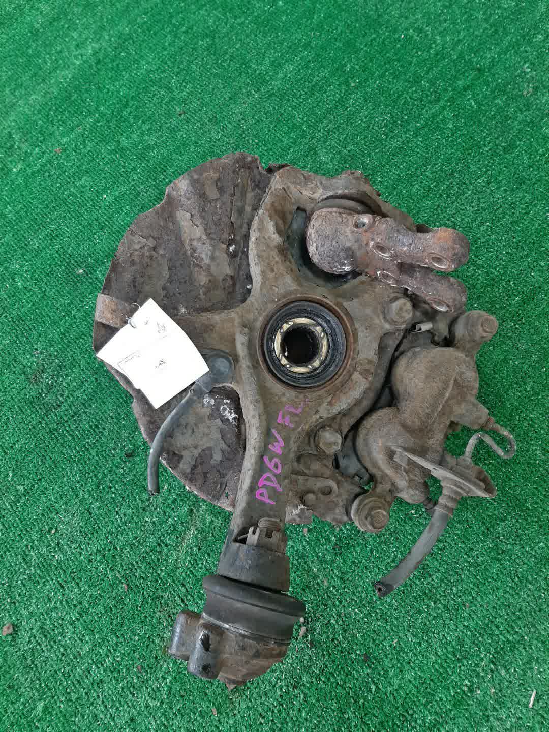 Ступица левая передняя MITSUBISHI DELICA PE6W, PD6W, PD4W, PD8W, PE8W, PF6W, PF8W 6G72, 4G64, 4M40T 3 ракурс