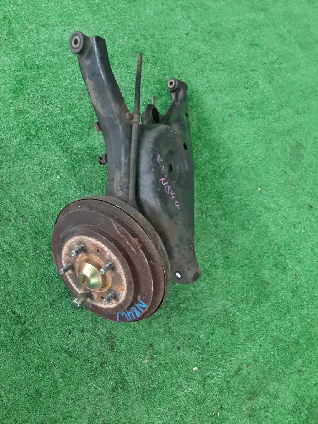 Ступица правая задняя MITSUBISHI CHARIOT GRANDIS, RVR N84W, N61W, N64WG 4G64, 4G93 1 ракурс
