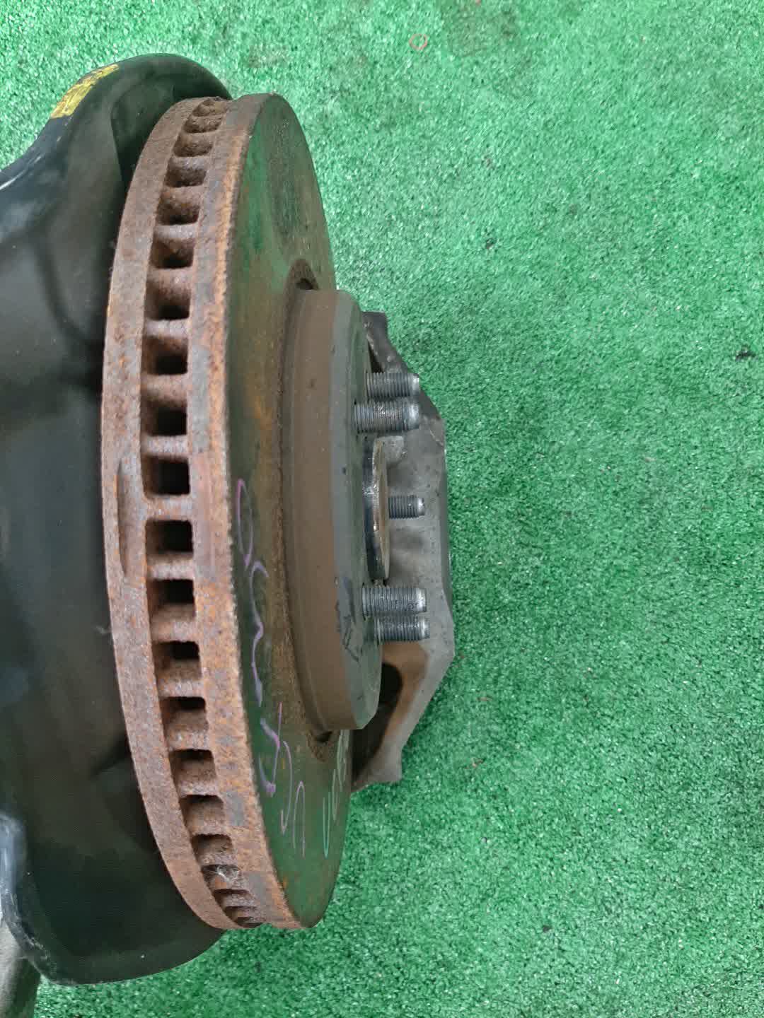 Ступица правая передняя TOYOTA CELSIOR UCF31, UCF30 3UZ-FE 3 ракурс