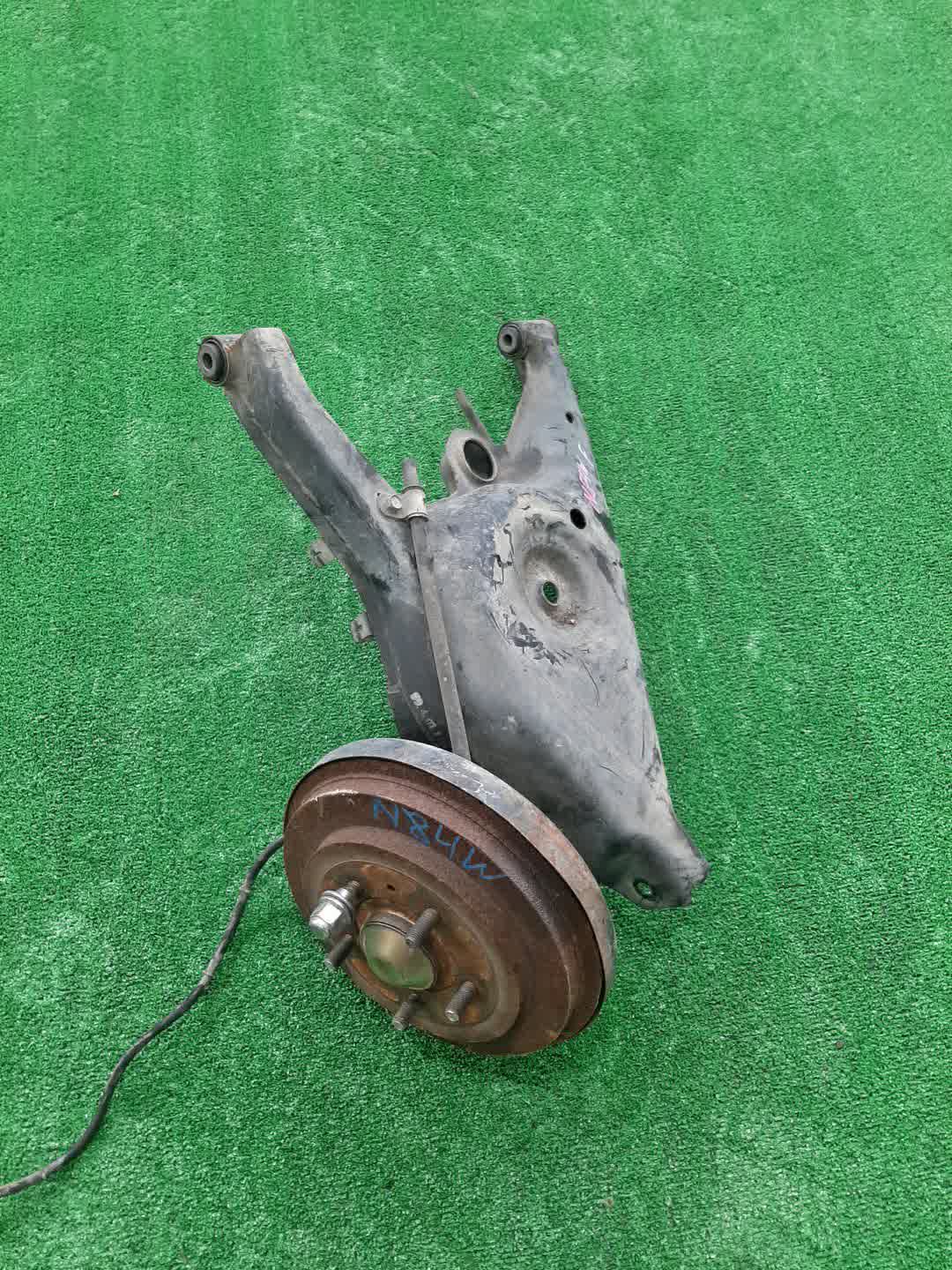 Ступица правая задняя MITSUBISHI CHARIOT GRANDIS, RVR N84W, N61W, N64WG 4G64, 4G93 1 ракурс