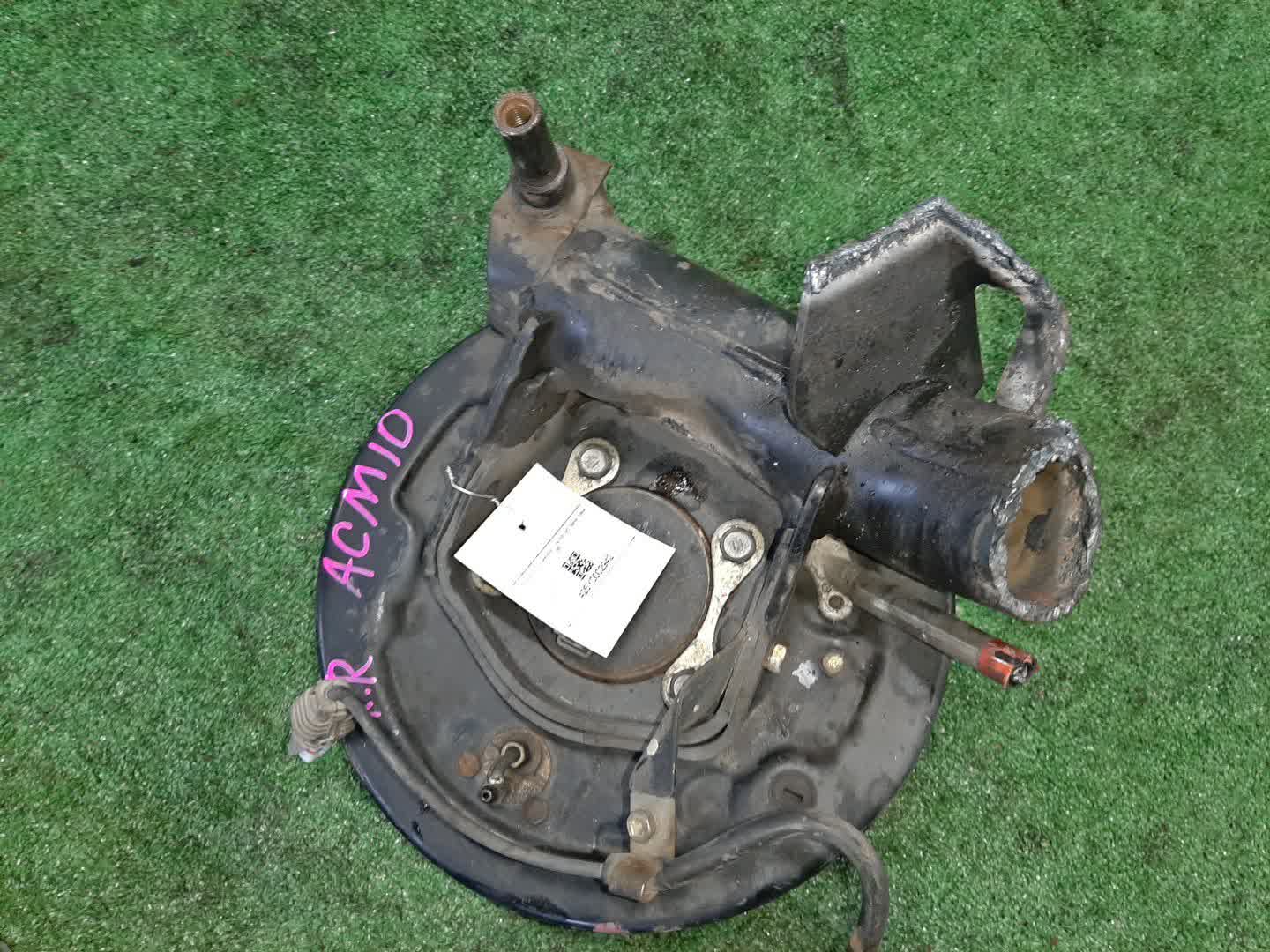 Ступица правая задняя TOYOTA GAIA ACM10G 1AZ-FSE 2 ракурс
