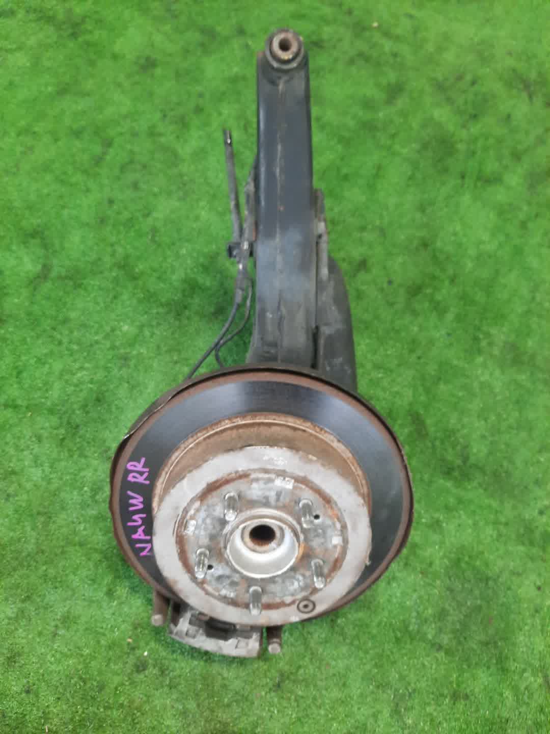 Ступица правая задняя MITSUBISHI GRANDIS NA4W 4G69 1 ракурс