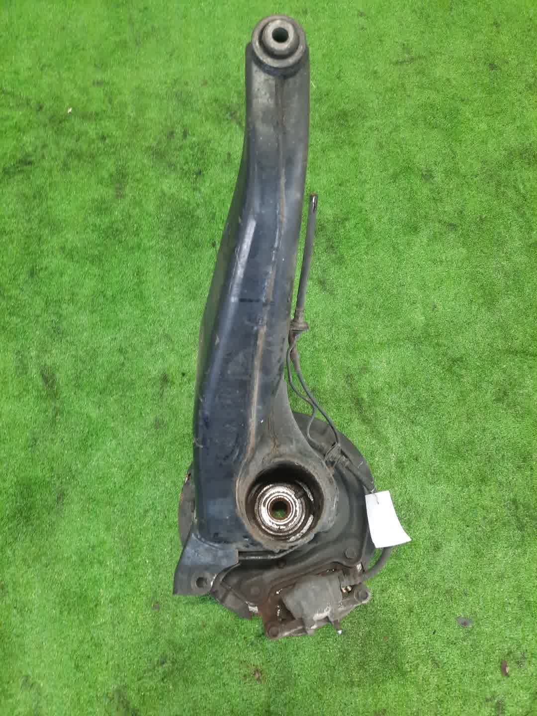 Ступица правая задняя MITSUBISHI GRANDIS NA4W 4G69 2 ракурс