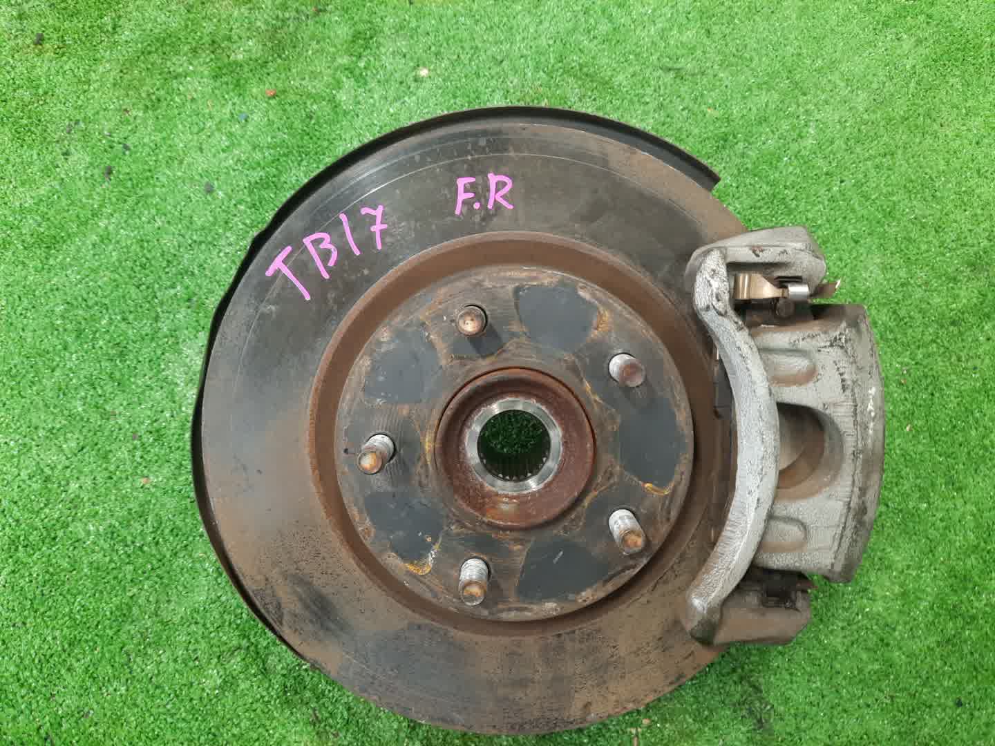 Ступица правая передняя NISSAN SYLPHY TB17 MRA8DE 1 ракурс