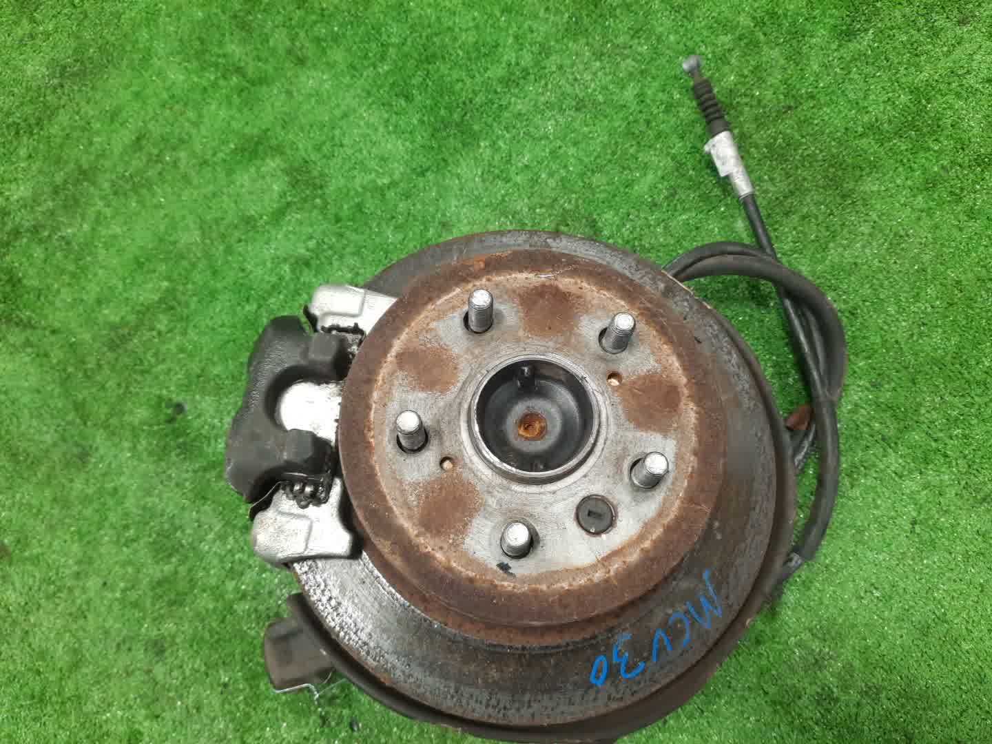 Ступица правая задняя TOYOTA WINDOM MCV30 1MZ-FE 1 ракурс
