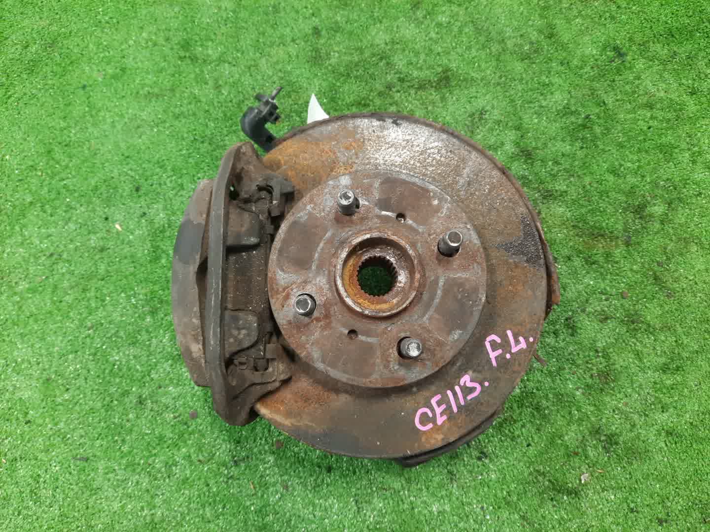 Ступица левая передняя TOYOTA SPRINTER CE113 3C-E 1 ракурс