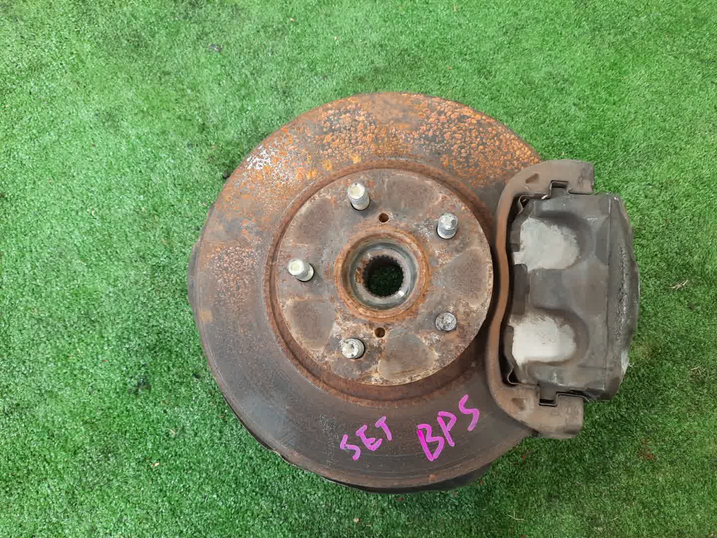 Ступица левая передняя SUBARU LEGACY, OUTBACK, LEGACY B4 BL5, BP5, BPE, BLE, BL9, BP9 EJ20DE, EJ20T, EJ20E, EZ30DE, EJ25E 1 ракурс