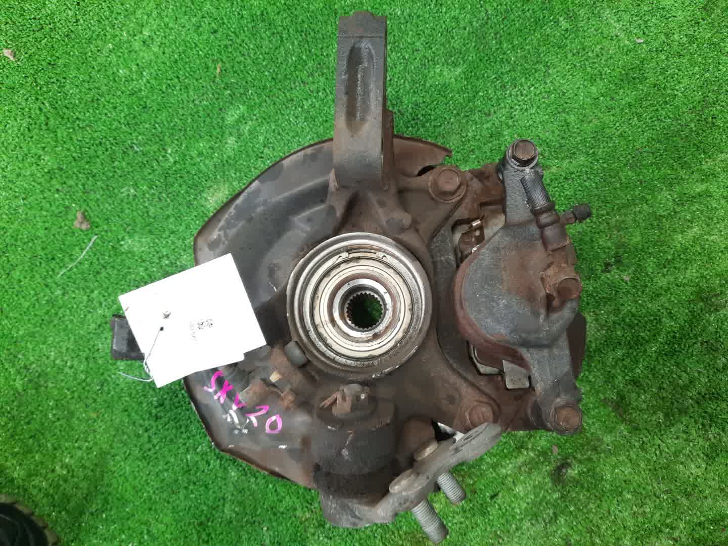 Ступица левая передняя TOYOTA SCEPTER, MARK II QUALIS, CAMRY GRACIA SXV10, SXV20W 5S-FE 2 ракурс