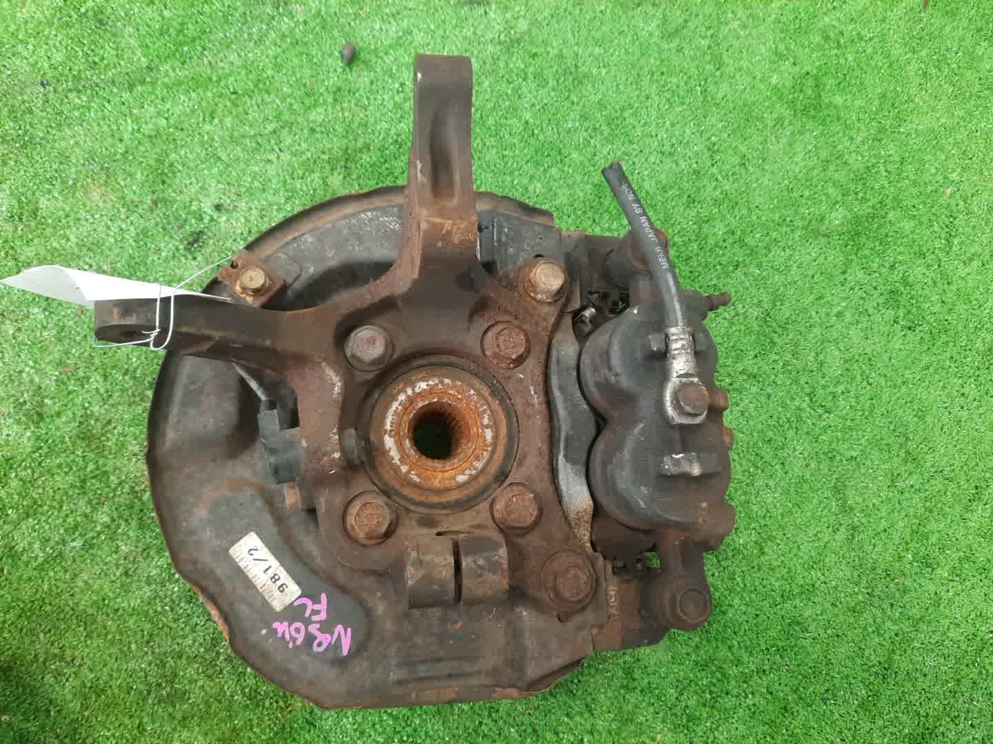 Ступица левая передняя MITSUBISHI CHARIOT GRANDIS N96W 6G72 2 ракурс
