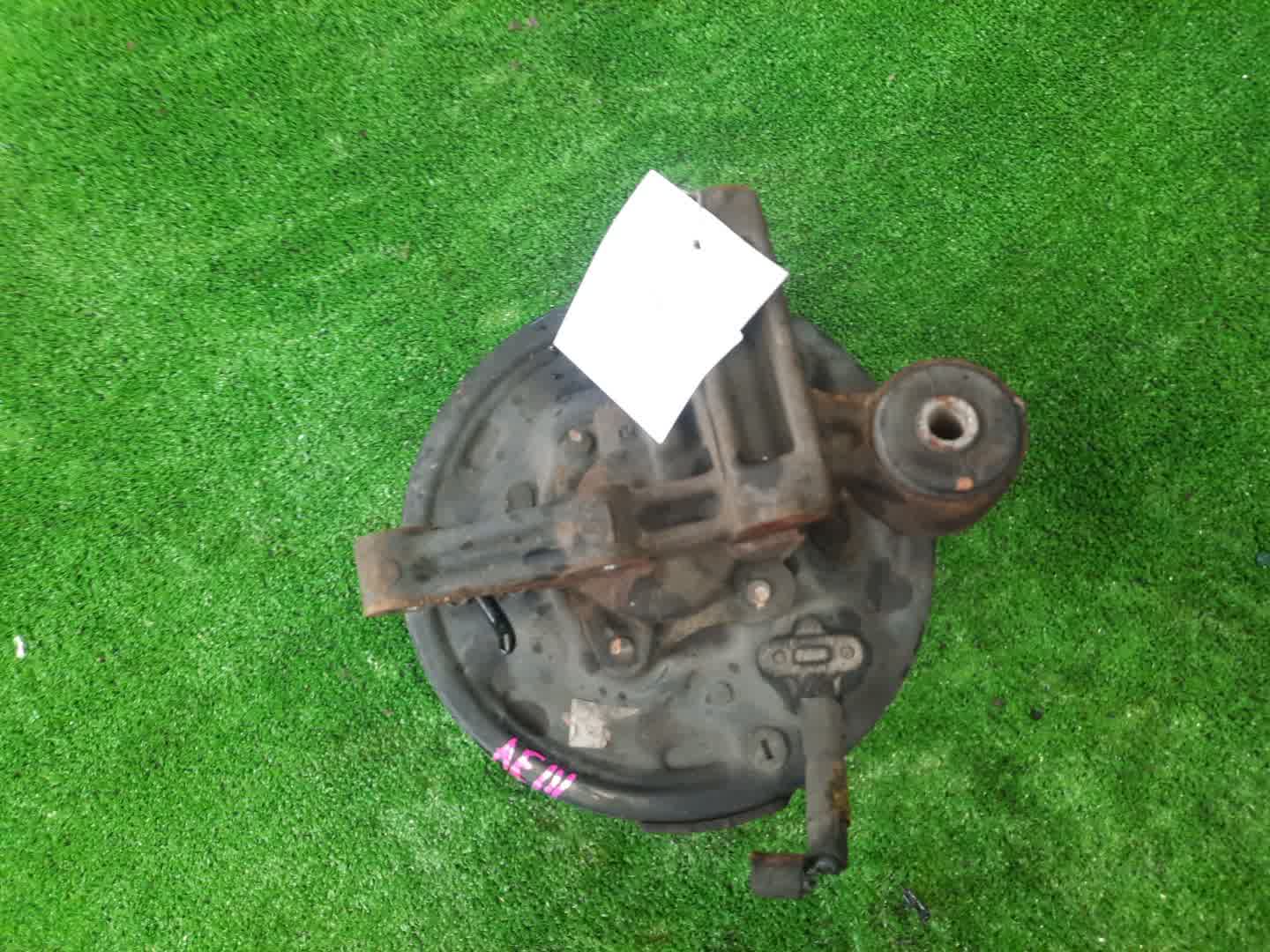 Ступица правая задняя TOYOTA SPRINTER CARIB AE111G 4A-FE 2 ракурс