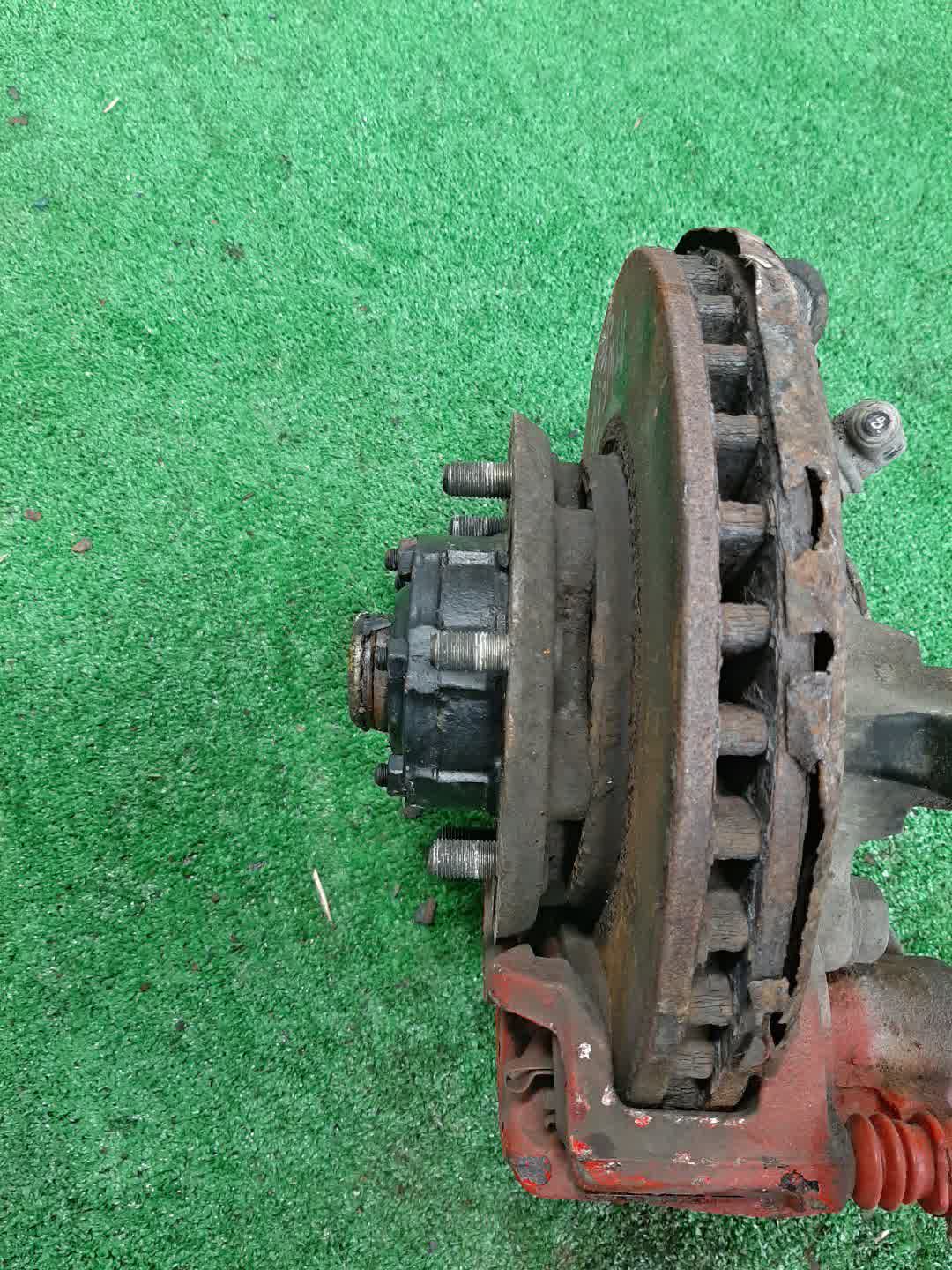 Ступица левая передняя NISSAN ELGRAND, TERRANO ATWE50, ALWE50, APWE50, AVWE50, PR50, LR50, TR50, RR50 ZD30DDTI, VG33E, VQ35DE, QD32ETI, TD27ETI 3 ракурс