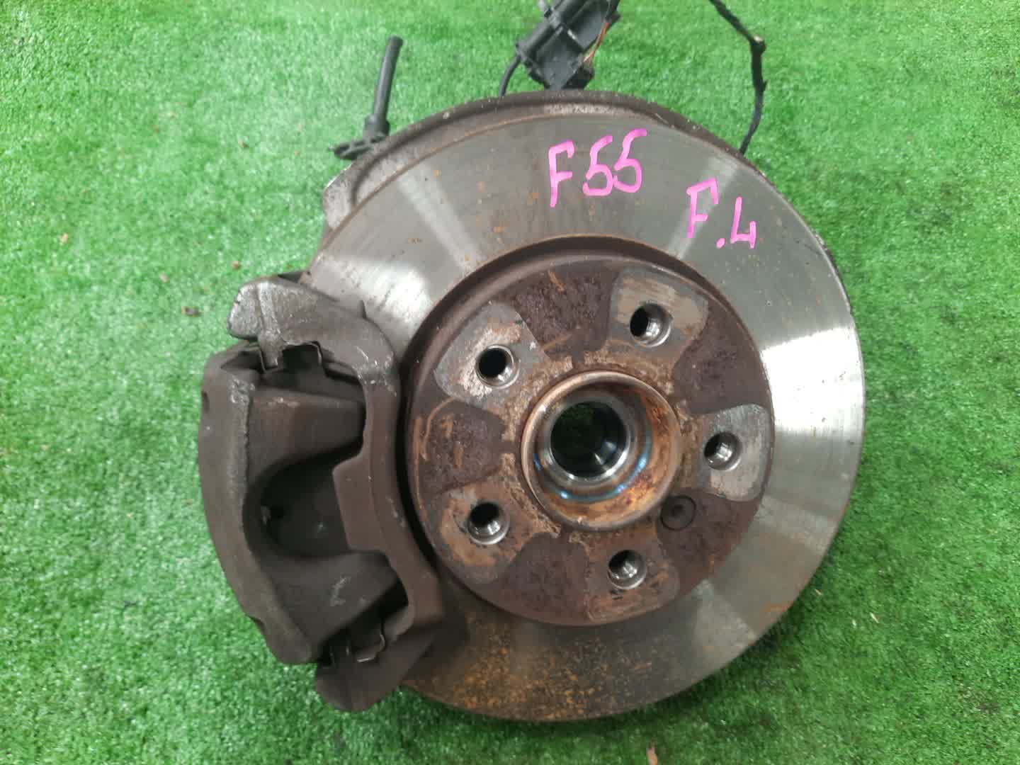 Ступица левая передняя MINI HATCH F55 B38A15A 1 ракурс