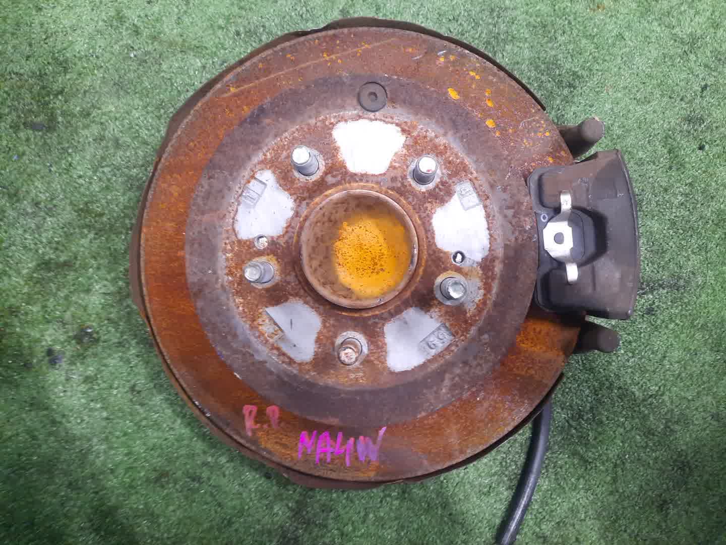 Ступица правая задняя MITSUBISHI GRANDIS NA4W 4G69 1 ракурс