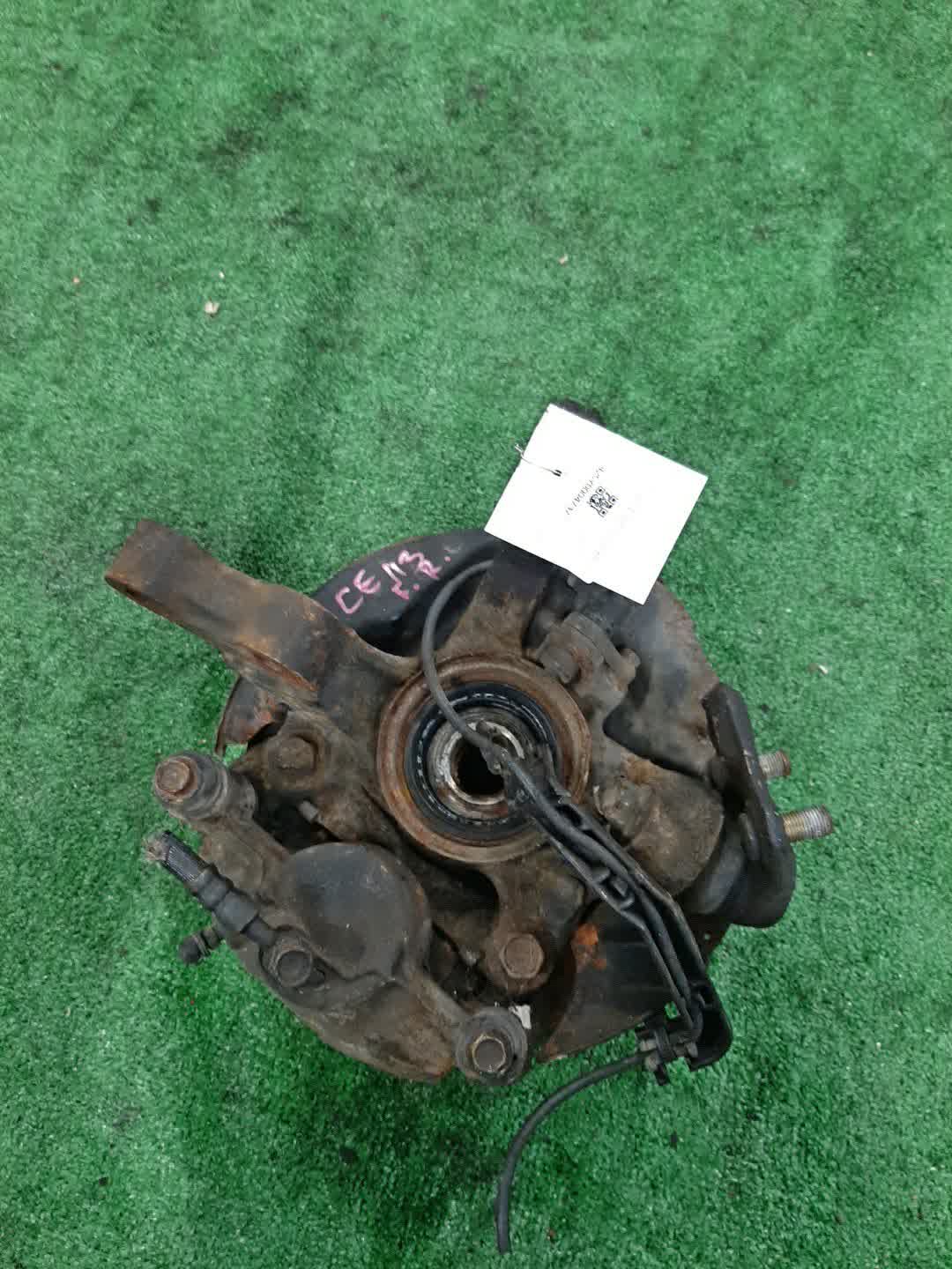 Ступица правая передняя TOYOTA SPRINTER CE113 3C-E 2 ракурс