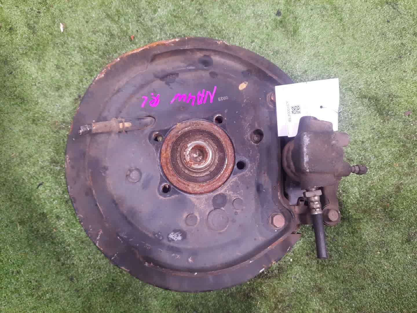 Ступица левая задняя MITSUBISHI GRANDIS NA4W 4G69 2 ракурс