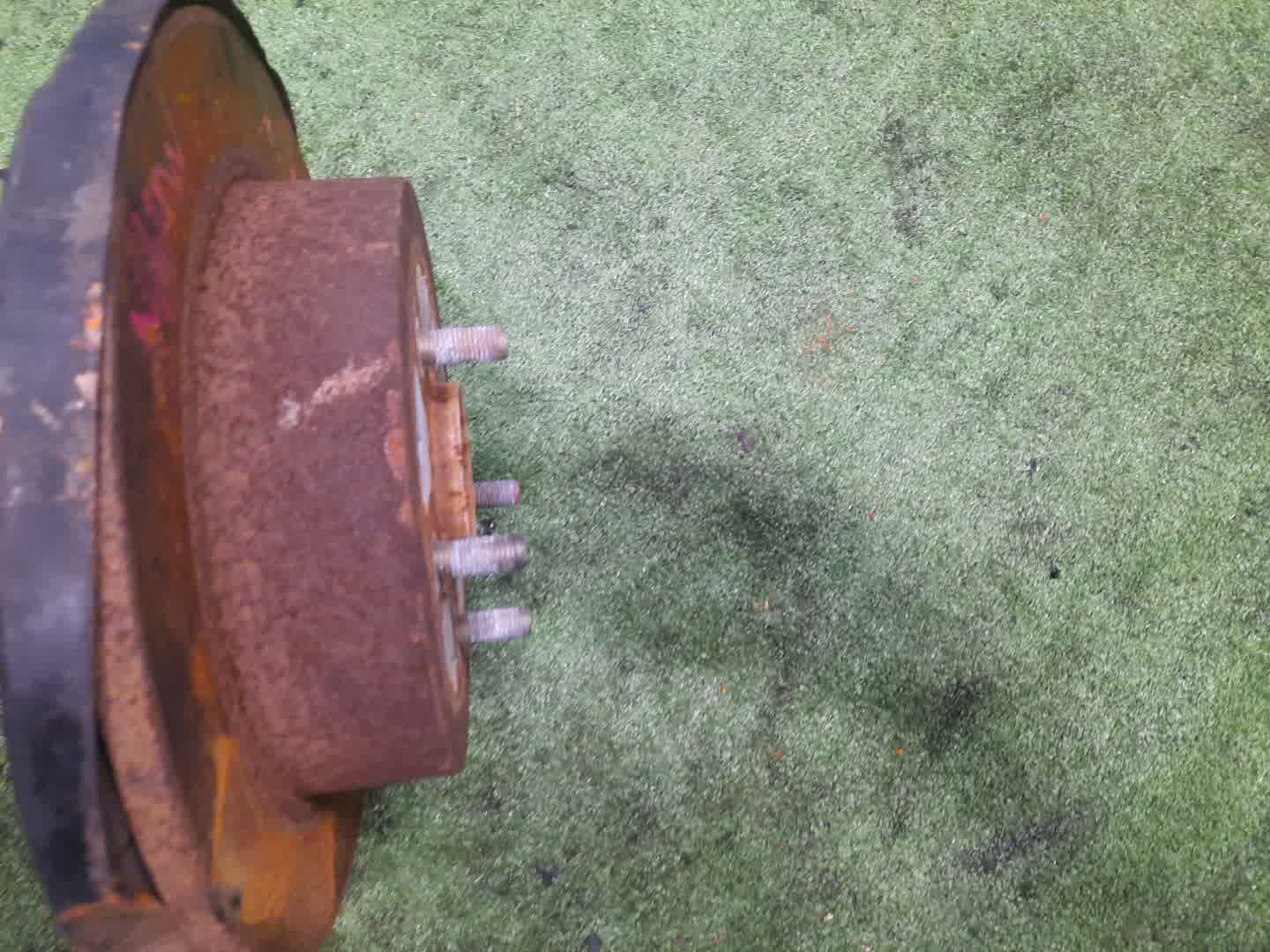 Ступица левая задняя MITSUBISHI GRANDIS NA4W 4G69 3 ракурс