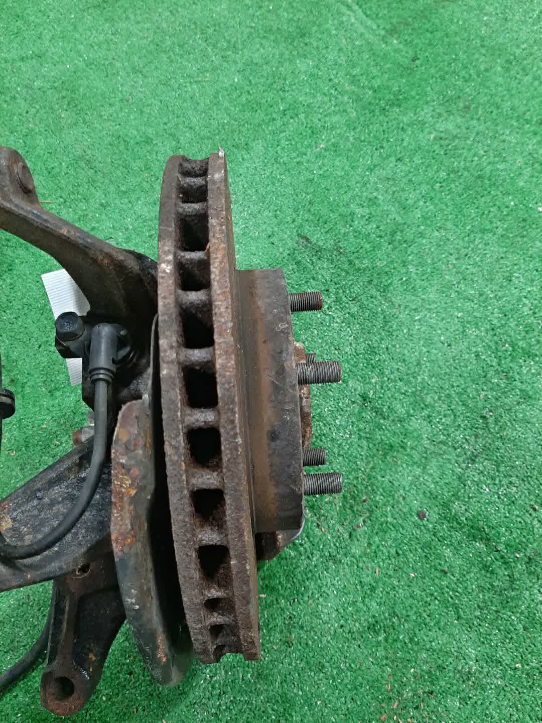 Ступица левая передняя NISSAN SERENA TNC24, TC24, RC24, PC24, PNC24, VC24, VNC24 QR20DE, QR25DE, SR20DE, YD25DDTI 2 ракурс