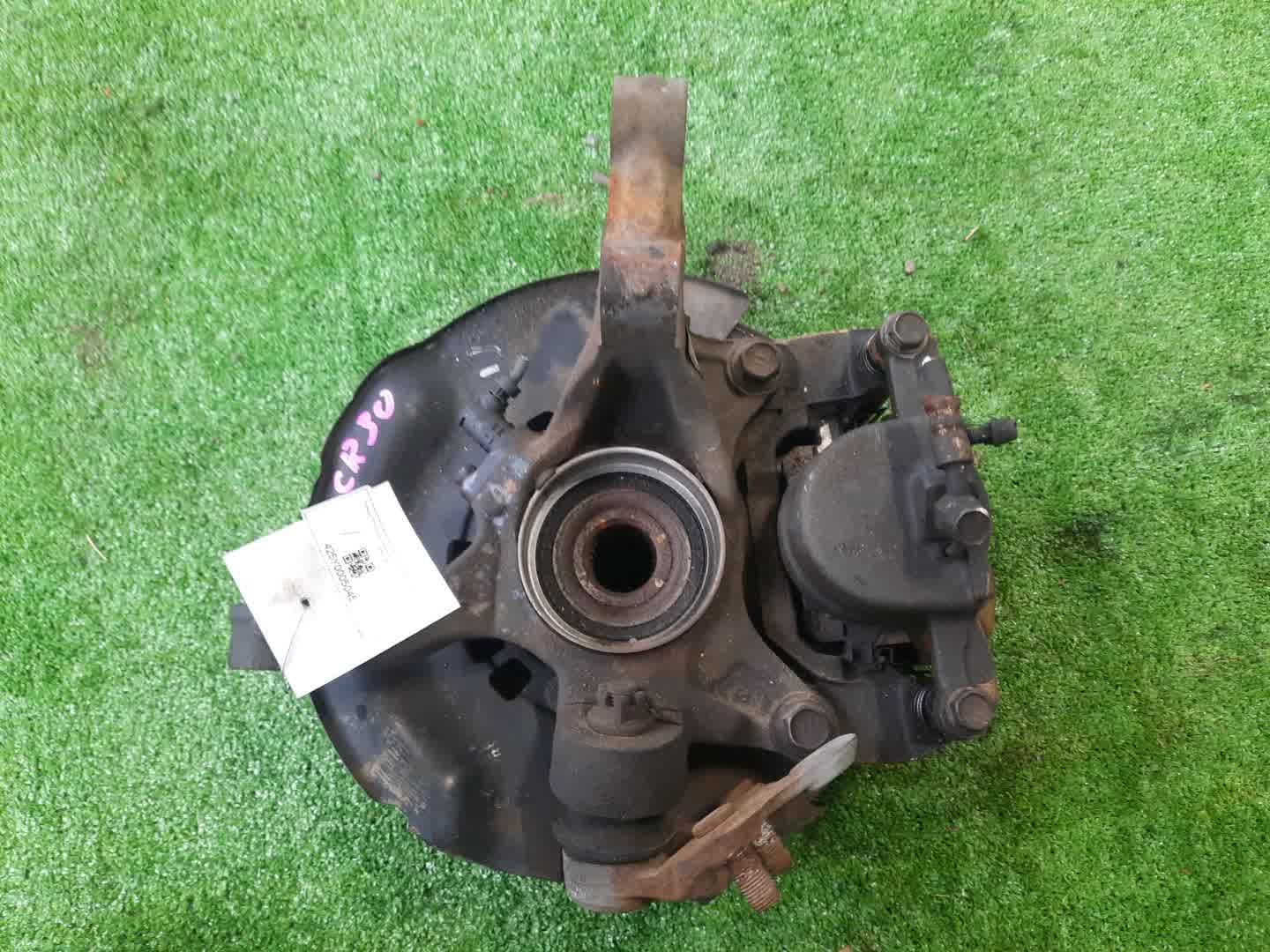 Ступица левая передняя TOYOTA ESTIMA MCR30W 1MZ-FE 2 ракурс