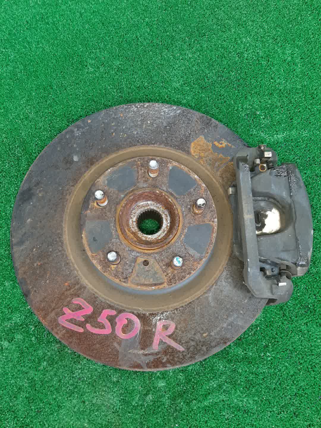 Ступица правая передняя  NISSAN MURANO Z50, TZ50, PNZ50, PZ50 VQ35DE, QR25DE 1 ракурс