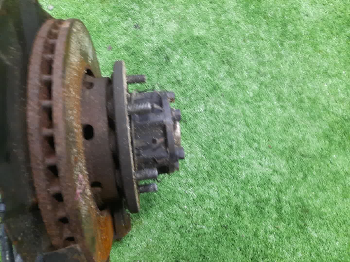 Ступица правая передняя MITSUBISHI DELICA PE6W, PD6W, PD4W, PD8W, PE8W, PF6W, PF8W 6G72, 4G64, 4M40T 3 ракурс
