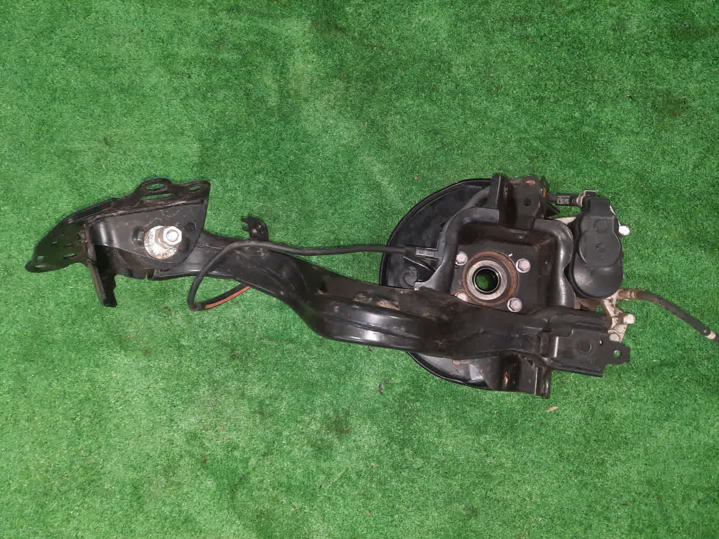 Ступица правая задняя TOYOTA YARIS CROSS MXPB15 M15A-FKS 2 ракурс