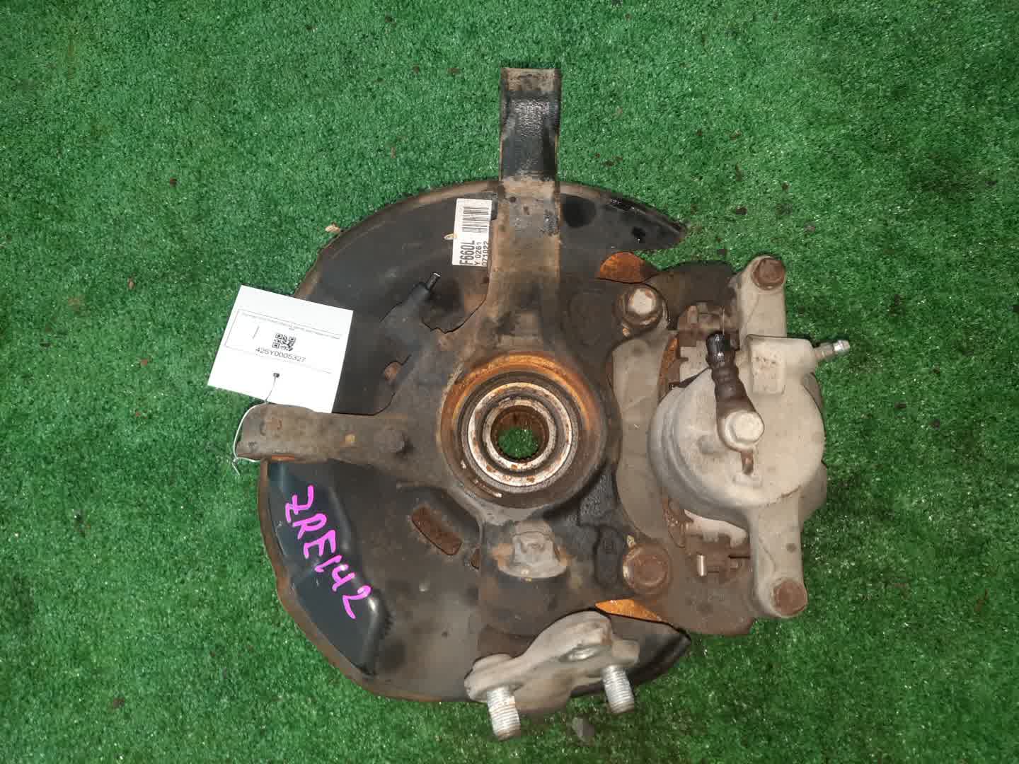 Ступица левая передняя TOYOTA AXIO, COROLLA FIELDER, COROLLA  AXIO, FIELDER NZE141, ZRE142, ZRE142G, NZE141G 1NZ-FE, 2ZR-FAE, 2ZR-FE 2 ракурс