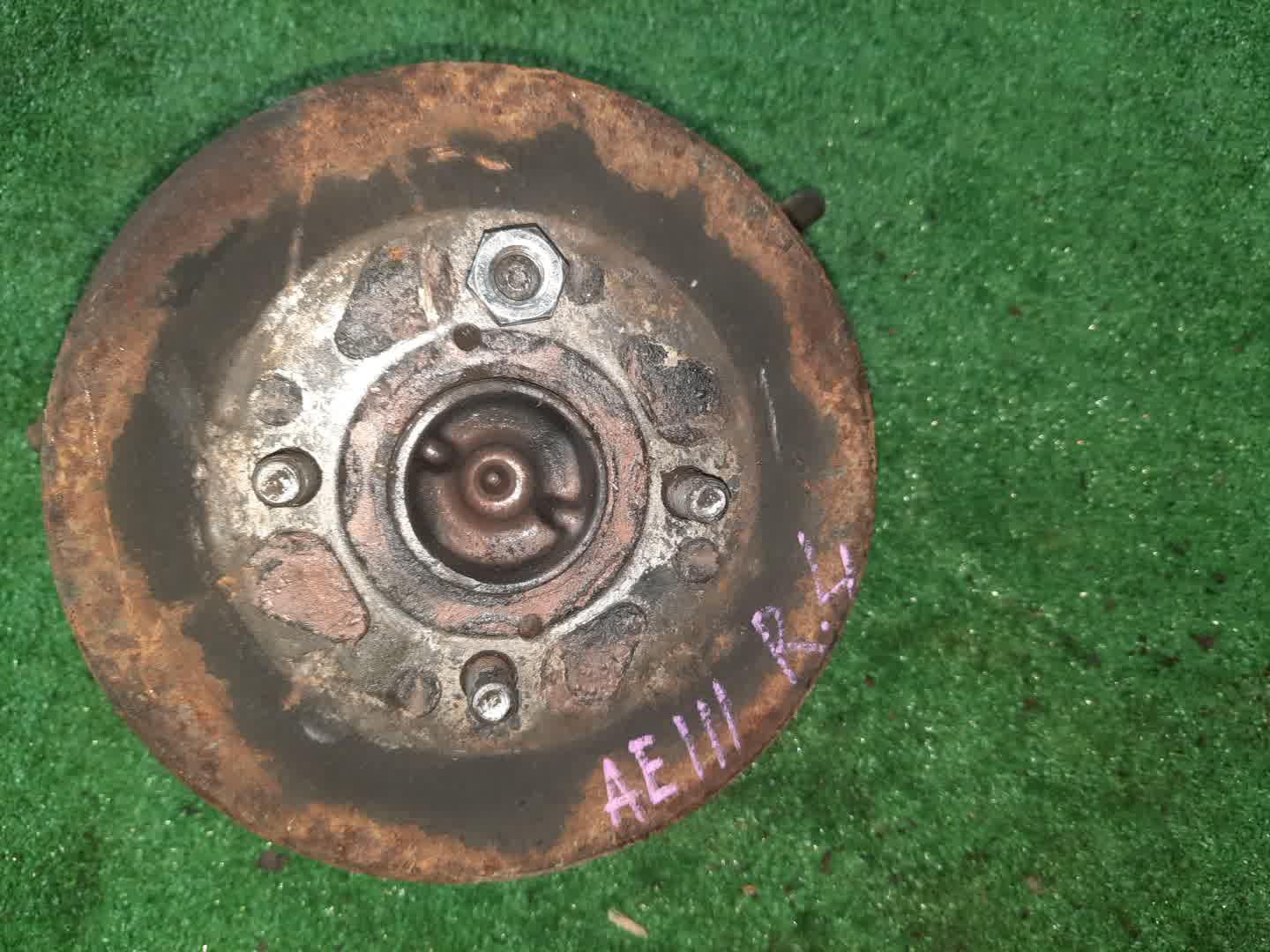 Ступица левая задняя TOYOTA SPRINTER CARIB AE111G 4A-FE 1 ракурс