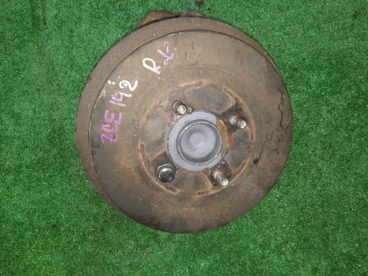 Ступица левая задняя TOYOTA AXIO, COROLLA FIELDER, COROLLA  AXIO, FIELDER NZE141, ZRE142, ZRE142G, NZE141G 1NZ-FE, 2ZR-FAE, 2ZR-FE 1 ракурс