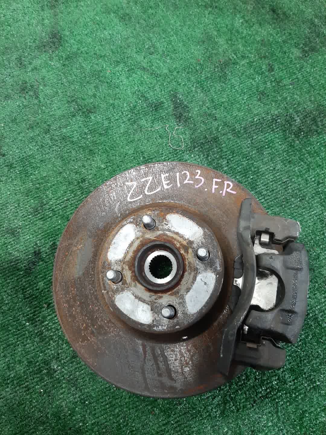 Ступица правая передняя TOYOTA COROLLA FIELDER ZZE123G 2ZZ-GE 1 ракурс