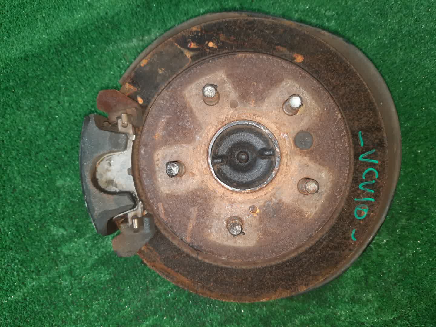 Ступица левая задняя TOYOTA WINDOM VCV10 3VZ-FE 1 ракурс